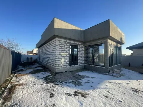 Дом в Крым, Сакский район, с. Уютное, Прибой СПК ул. Каштановая, 42 ...