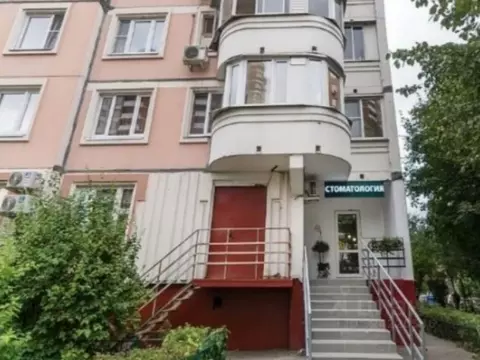 Торговая площадь в Москва Мичуринский просп., 9К4 (615 м)