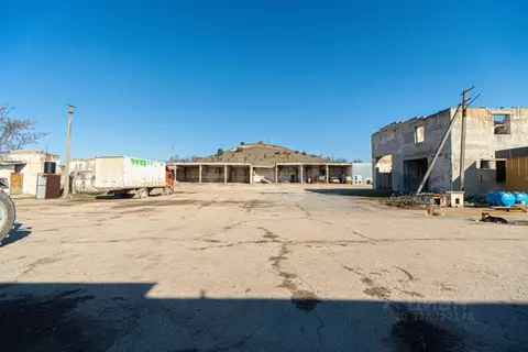 Склад в Крым, Бахчисарайский район, с. Красный Мак ул. Бахчисарайская, ...