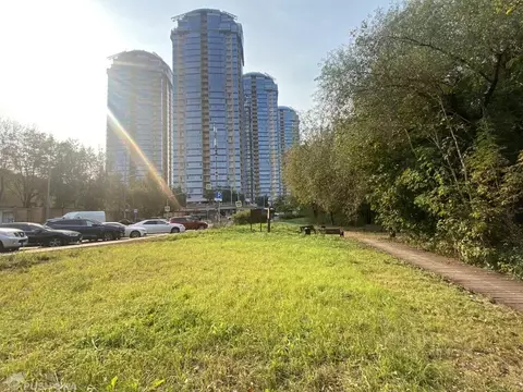 Гараж в Москва Нежинская ул., 1к2 (12 м)