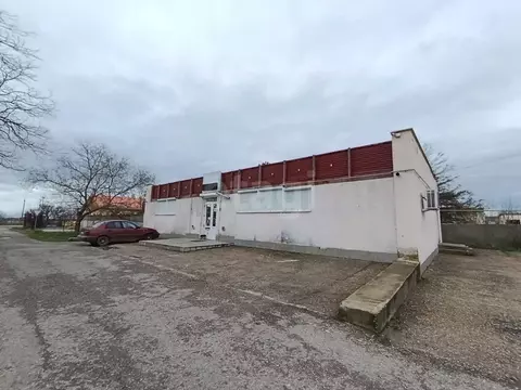 Торговая площадь в Крым, Симферопольский район, с. Широкое ул. Ленина ...