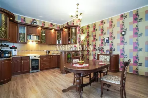 Коттедж в Белгородская область, Старый Оскол Дубрава мкр, 3 кв-л,  ...