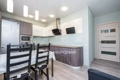 2-к кв. Челябинская область, Челябинск ул. Трашутина, 13 (64.2 м)