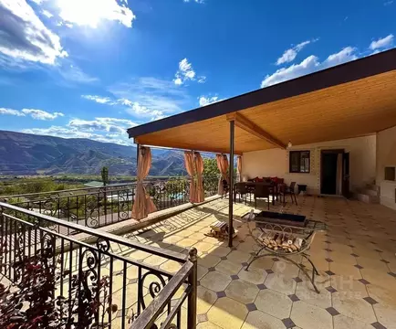 Дом в Дагестан, Гунибский район, Чохский сельсовет, с. Коммуна ул. ...