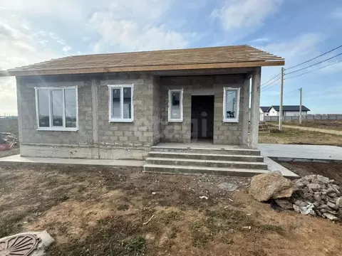 Дом в Краснодарский край, Темрюкский район, Тамань ст-ца ул. Ясная (80 ...