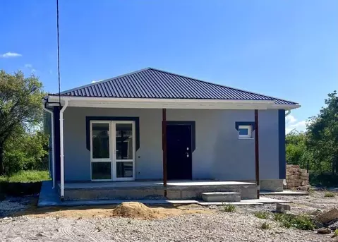 Дом в Крым, Симферопольский район, с. Трудовое ул. Зеленая (100 м)