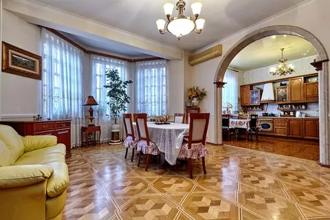 Дом в Краснодарский край, Краснодар ул. Баканская, 17 (565 м)