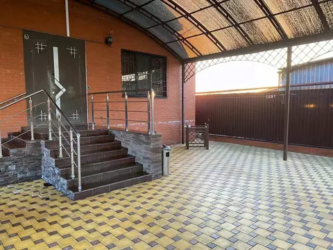 Дом в Краснодарский край, Динской район, Новотитаровская ст-ца ул. ...