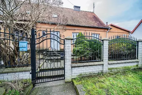 Дом в Калининградская область, Гурьевский муниципальный округ, пос. ...