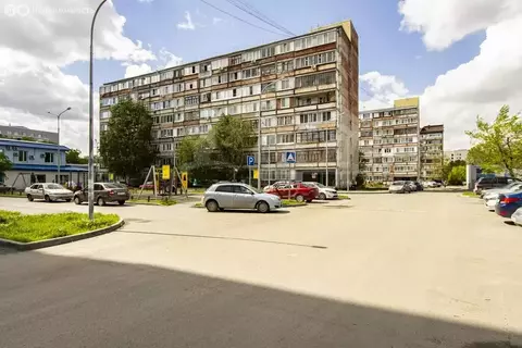 1-комнатная квартира: Тюмень, улица Республики, 241 (15 м)