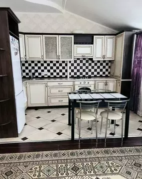 2-к кв. Крым, Симферополь ул. Камская, 27 (80.0 м)