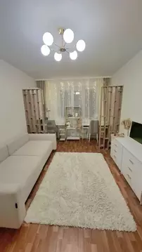 1-к кв. Курская область, Курск просп. Вячеслава Клыкова, 64 (36.0 м)