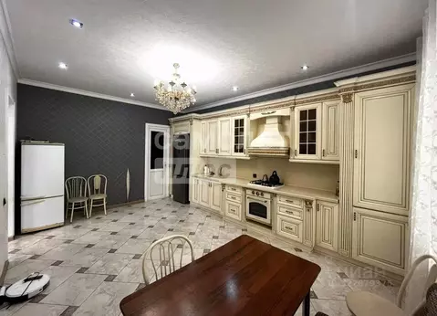 Дом в Дагестан, Дербент ул. Имени Надыра Эмиргамзаева, 49 (160 м)