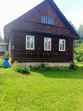 Дом в Ленинградская область, Лужский район, Волошовское с/пос, д. ...