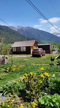 Дом в Карачаево-Черкесия, Зеленчукский район, с. Архыз ул. Банковская, ...
