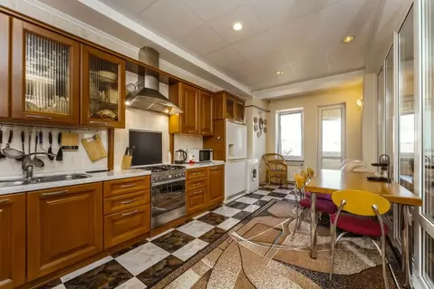 5-к кв. Крым, Ялта ул. Калинникова, 4к1 (150.0 м)