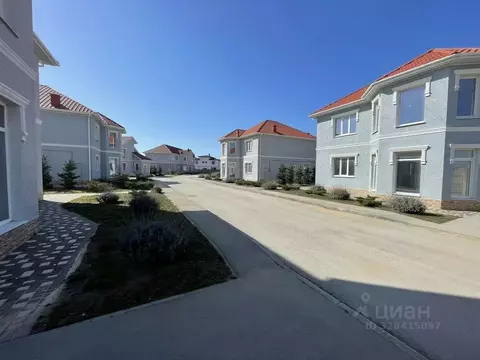 Коттедж в Крым, Евпатория городской округ, Заозерное пгт ул. ...