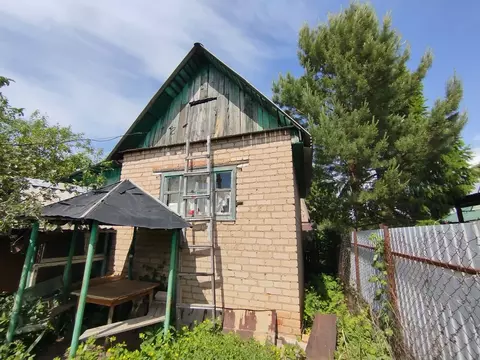 Дом в Оренбургская область, Оренбургский район, Нежинский сельсовет, ...