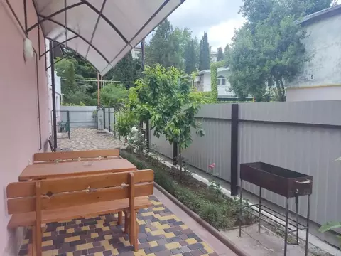 Дом в Крым, Алушта муниципальный округ, Партенит пгт ул. Победы, 7 ...