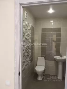 2-к кв. Тюменская область, Тюмень ул. Бирюзова, 6Б (101.3 м)