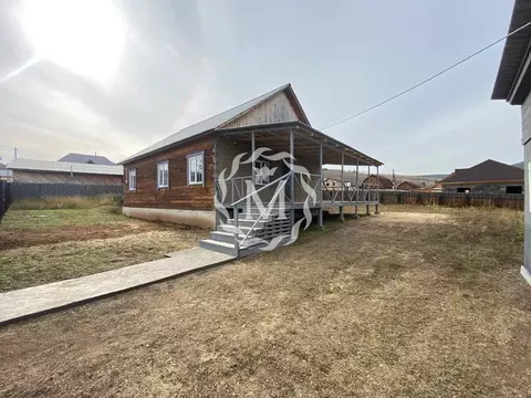 Дом в Бурятия, Иволгинский район, Сотниковское с/пос, с. Сотниково ул. ...