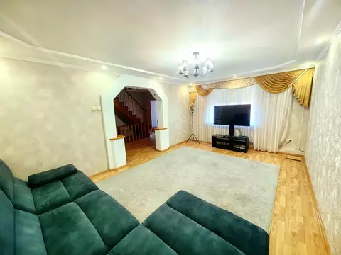 Дом в Краснодарский край, Ейск Цветочная ул. (240 м)