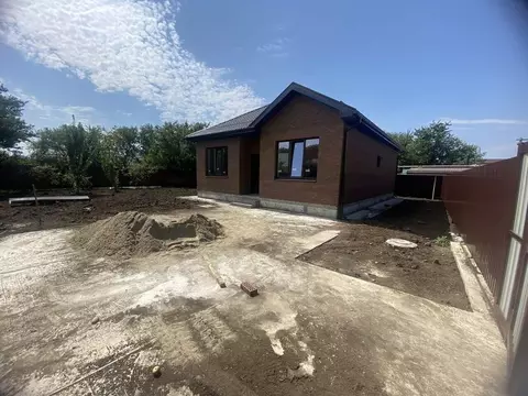 Дом в Краснодарский край, Динской район, Новотитаровская ст-ца ул. ...