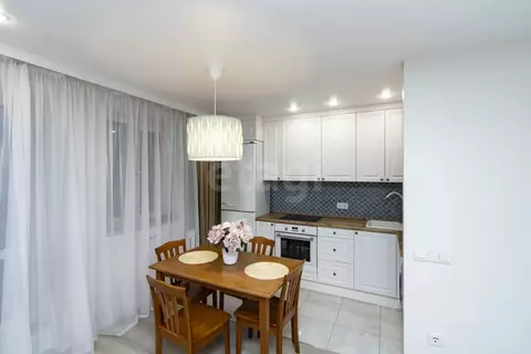 1-к кв. Тюменская область, Тюмень ул. Александра Матросова, 1 (36.0 м)