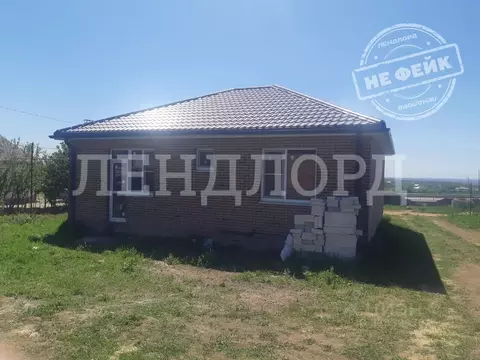 Дом в Ростовская область, Мясниковский район, с. Чалтырь ул. Жукова ...