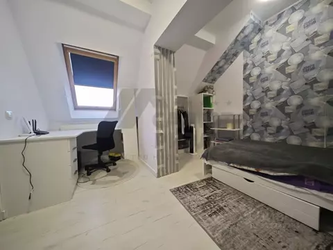 2-к кв. Калининградская область, Калининград Осенняя ул., 30 (52.0 м)