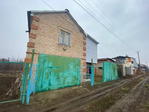 Дом в Оренбургская область, Оренбургский район, Ивановский сельсовет, ...