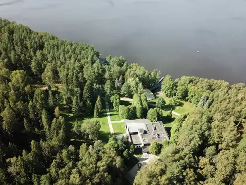 Дом в Тверская область, Конаковский муниципальный округ, д. Карачарово ...