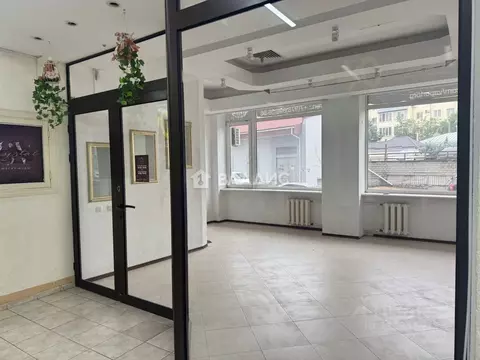 Торговая площадь в Крым, Симферополь ул. Ленина, 1 (35 м)