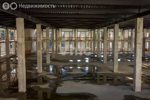 Склад (3067 м)