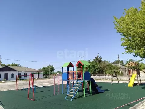 Участок в Крым, Черноморский район, Медведевское с/пос, с. Медведево ...