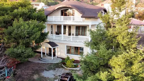 Дом в Крым, Ялта ул. Кедровая, 10 (502 м)