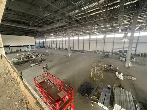 Склад в Москва № 3 кв-л,  (8402 м)