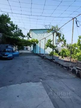 Гараж в Крым, Алушта ул. Октябрьская, 15 (30 м)