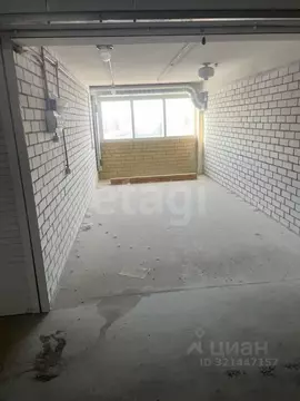 Гараж в Тюменская область, Тюмень ул. 50 лет ВЛКСМ, 16 (18 м)