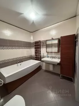 3-к кв. Москва ул. Академика Пилюгина, 22К1 (123.8 м)