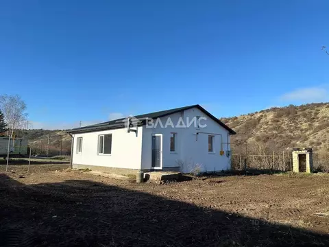 Дом в Крым, Симферопольский район, Добровское с/пос, с. Пионерское ул. ...