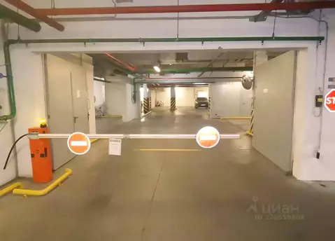 Гараж в Москва ул. Адмирала Лазарева, 63к2соор1 (8 м)