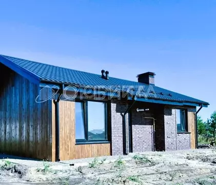 Дом в Тюменская область, Тюменский муниципальный округ, д. Зубарева ...