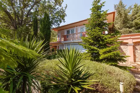 Дом в Крым, Ялта городской округ, Гурзуф пгт  (200 м)