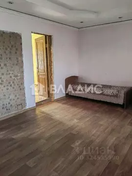 Дом в Бурятия, Иволгинский район, Сотниковское с/пос, с. Сотниково ул. ...