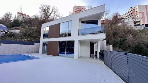 Дом в Краснодарский край, Сочи Амбулаторный пер., 14 (230 м)