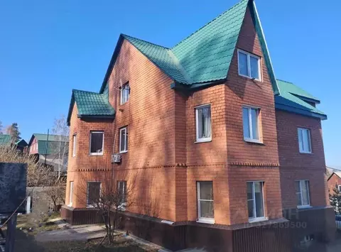 Дом в Иркутская область, Иркутский муниципальный округ, Маркова рп, ...