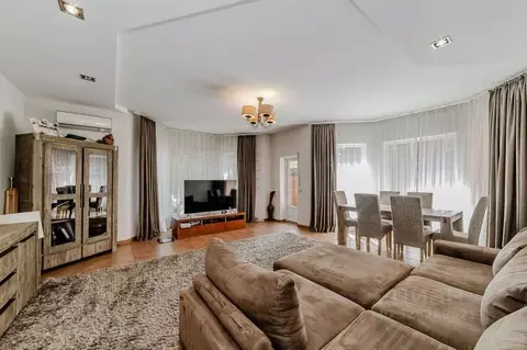 Дом в Краснодарский край, Краснодар ул. Правды, 28 (250 м)