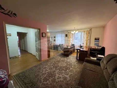 Продается 3-комнатная квартира