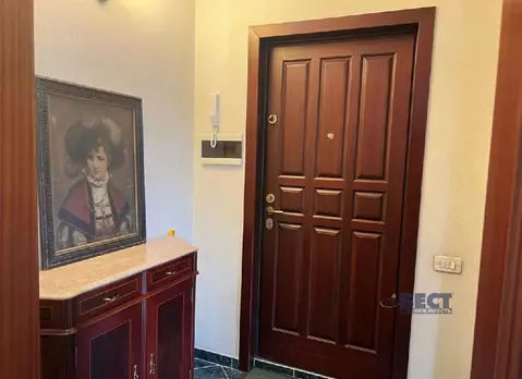 Продается 4-комнатная квартира